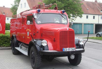 Erstes Tanklöschfahrzeug & Pressluftatmer