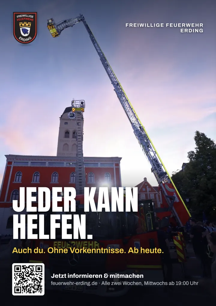 Kampagnenplakat: ausgefahrene Drehleiter vor Gebäude in der Abenddämmerung
