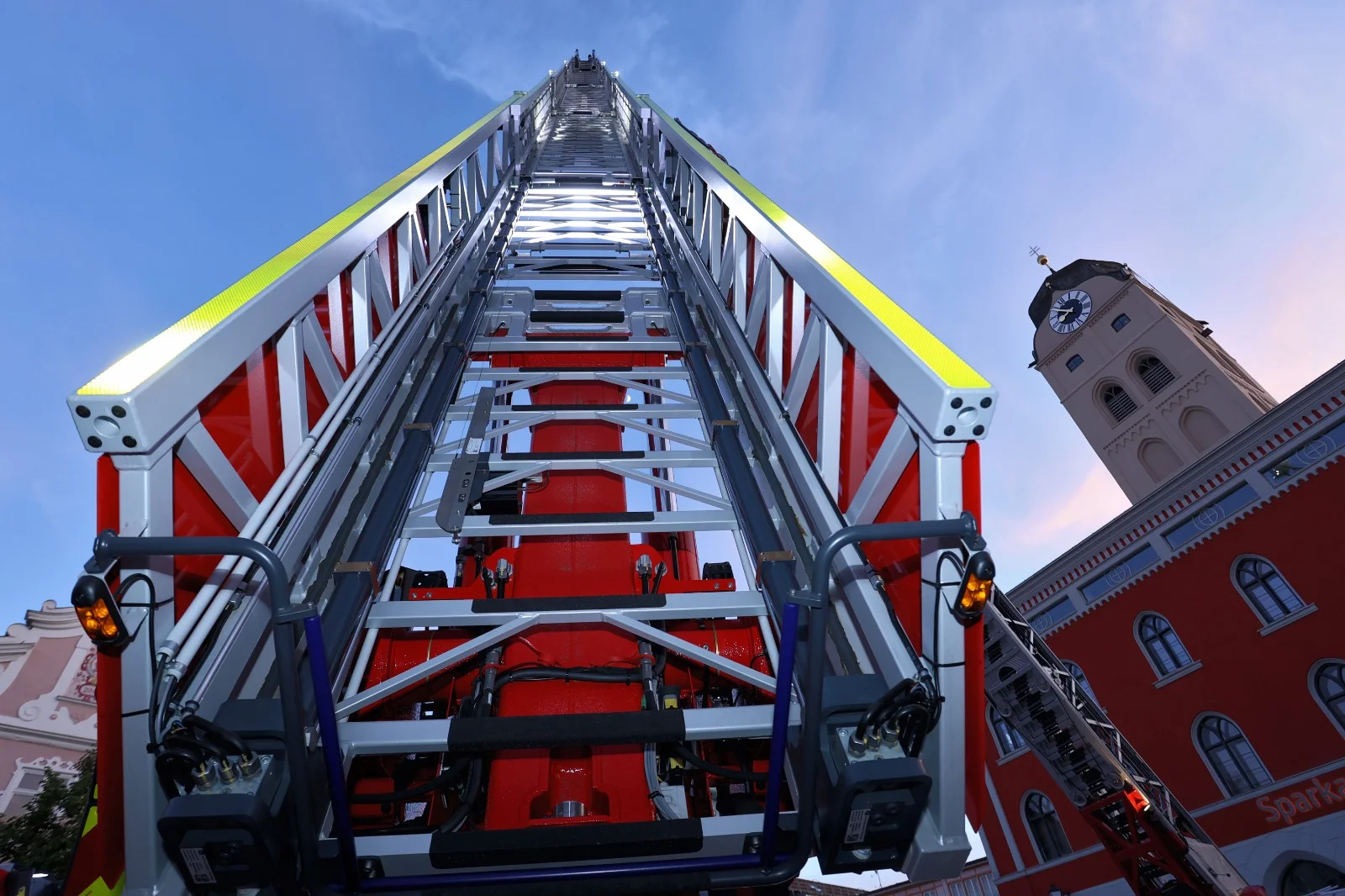 Drehleiter Rosenbauer L32A-XS – Foto 16